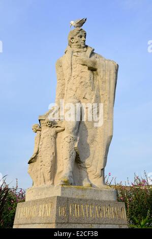 France, Ille et Vilaine, Emerald Coast, Saint Malo, statue of Chateaubriand (writer from St Malo) Stock Photo
