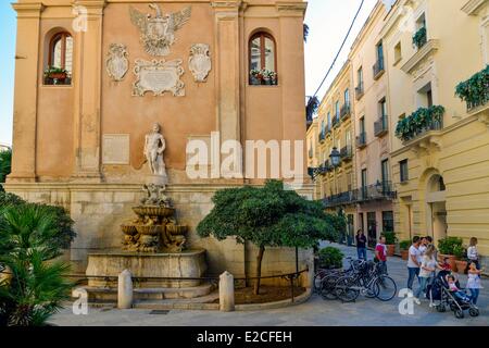 Italy, Sicily, Trapani, historic center, Square Saturno, fountain of Saturne which was in the Antiquity the patron saint of the Stock Photo