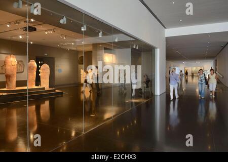 Israel, Jerusalem, Guivat Ram District, Israel Museum, department of archeology, human shaped coffins from Deir el Balah, pottery from the 13th century BCE Stock Photo