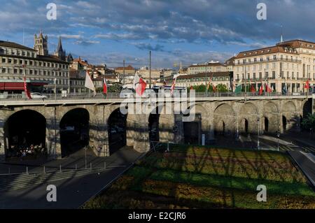 Switzerland, Canton of Vaud, Lausanne, city center, on the Gateway Bridge overlooking the Grand Square of Europe Stock Photo