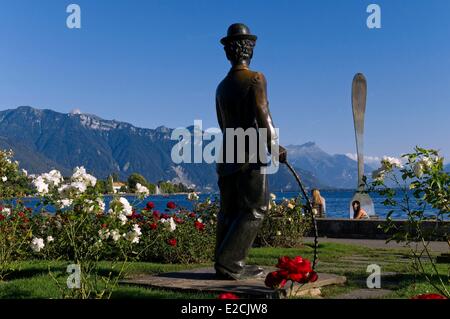 Switzerland, Canton of Vaud, Vevey, on Lake Geneva, square and statue of Charlie Chaplin Stock Photo