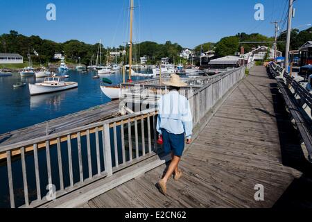 United States Maine Ogunquit Perkins Cove sailboats and fishing boats in the harbor Stock Photo