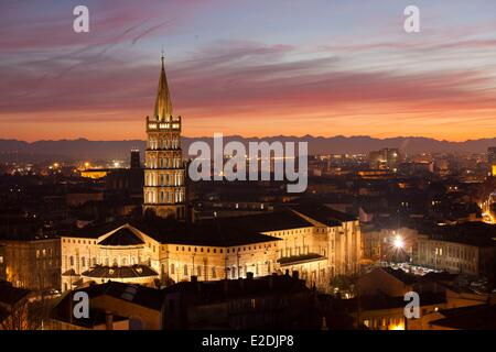 France, Haute Garonne, Toulouse, St Sernin Basilica and the Pyrenees by night Stock Photo