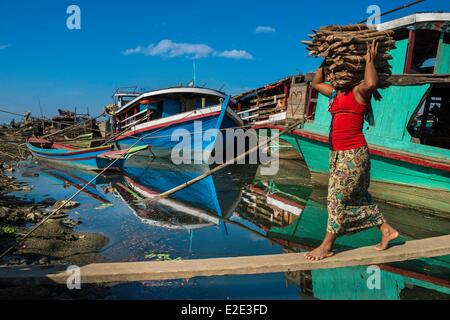 Myanmar (Burma) Mandalay division Mandalay route bettewen Sagaing and Mandalay Shawe Kyat Kya jetty Stock Photo