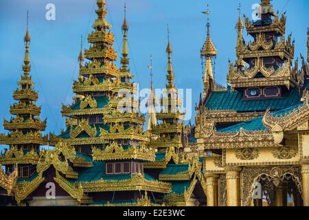 Myanmar (Burma) Yangon division Yangon district of Kandawgyi Shwedagon Pagoda (Paya Shwedagon) Stock Photo