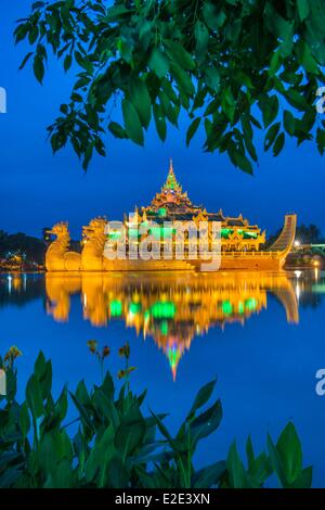 Myanmar (Burma) Yangon division Yangon Kandawgyi Lake floating restaurant Karaweik copy of a royal barge with a Garuda the Stock Photo