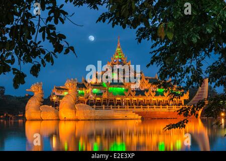 Myanmar (Burma) Yangon division Yangon Kandawgyi Lake floating restaurant Karaweik copy of a royal barge with a Garuda the Stock Photo