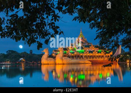 Myanmar (Burma) Yangon division Yangon Kandawgyi Lake floating restaurant Karaweik copy of a royal barge with a Garuda the Stock Photo