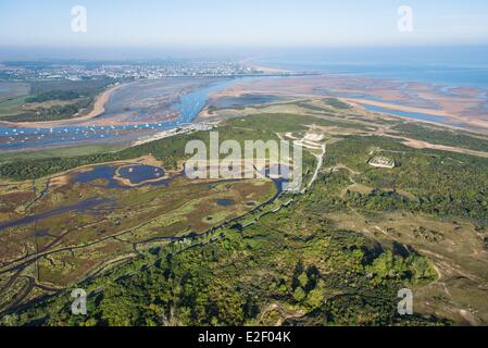 France, Calvados, Merville Franceville Plage, Orne bay at low tide (aerial view) Stock Photo