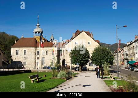 France, Jura, Salins les Bains, 17th century Notre Dame de la Liberatrice chapel is enclosed by the town hall Stock Photo