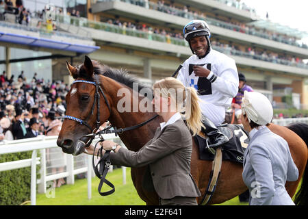 Ascot, Berkshire, UK. 19th June, 2014.  Altano with Eduardo Pedroza up. Ascot racecourse. (Pferd, Jockey, Altano, Pedroza) 592D190614ROYALASCOT.JPG  Credit:   Frank Sorge/Caro/Alamy Live News Stock Photo