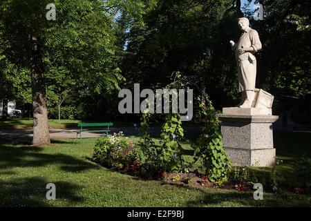 France Haute Garonne Toulouse Grand Rond Garden or Bowling-green statue of Toulousain poet Louis Vestrepain made by Antonin Stock Photo