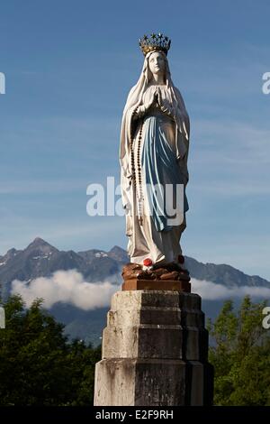 France, Hautes Pyrenees, Aure valley, Cadeac, Immaculate Conception statue Stock Photo