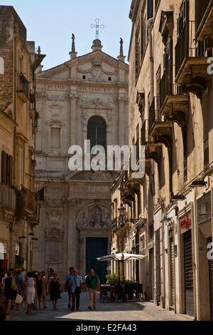 Italy, Puglia, Salento Peninsula, Lecce, street in the downtown and cathedral Stock Photo
