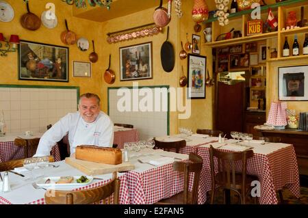 France Rhone Lyon Restaurant bouchon lyonnais Daniel et Denise the chef Meilleur Ouvrier de France (France?s Best Craftsman) in Stock Photo