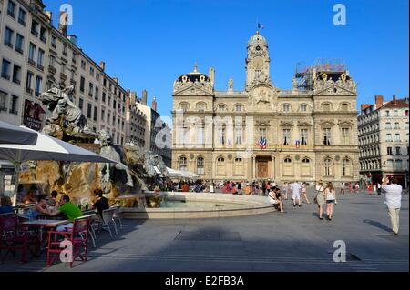 France, Rhone, Lyon, historical site listed as World Heritage by UNESCO, Place des Terreaux, City Hall and Bartholdi Fountain Stock Photo