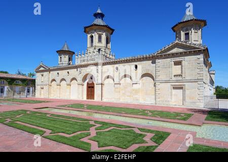 France Gironde Saint Estephe the vineyards and the chateau Cos d'Estournel in the Medoc region Second Great Growths listed in Stock Photo