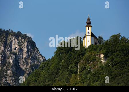 Austria, Land of Salzburg, perched and isolated chapel near Saalfelden am Steinernen Meer Stock Photo