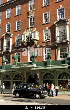 United Kingdom London Mayfair Fortnum and Mason shop at Piccadilly Stock Photo