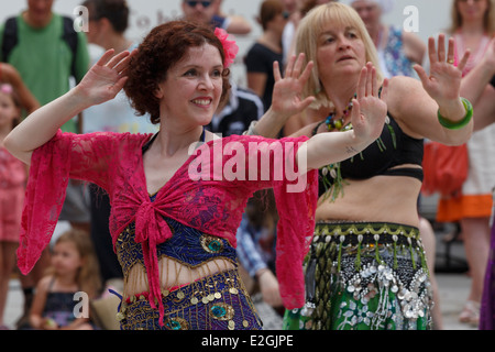 Wimborne Folk Festival 2014: Belly Dancers performing Stock Photo