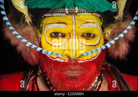 Papua New Guinea Hela Province region of Tari village of Kobe Dumbiali Tiawe dress in traditional Huli tribe Stock Photo