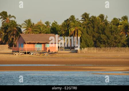 Madagascar Menabe region Morondava Kimoni fishermen house by beach Stock Photo