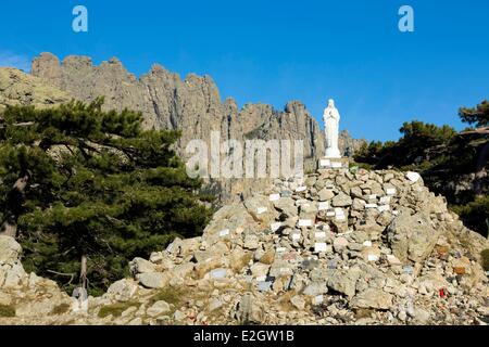 France Corse du Sud Alta Rocca Zonza Aiguilles de Bavella Bavella Pass Notre Dame des Neiges Statue Stock Photo