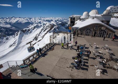 France Hautes Pyrenees Bagneres de Bigorre La Mongie Pic du Midi de Bigorre (2877m) Pic du Midi observatory Stock Photo