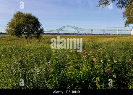 Canada Quebec province Centre du Quebec region Laviolette Bridge over St. Lawrence River between Trois Rivieres and Becancour Nicolet Stock Photo