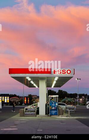 Canada Quebec province Centre du Quebec region Autoroute 20,The Madrid gas station between Montreal and Quebec City at sunset Stock Photo