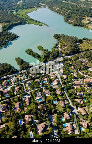 France Bouches du Rhone Cabries Realtor pond or Blue lake managed by Societe du Canal de Provence SCP water reservoir for supplying Aix and Marseille villas (aerial view) Stock Photo