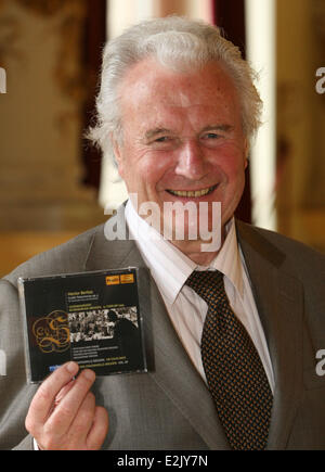 British conductor Sir Colin Davis at a portrait session at Semperoper opera house. Davis is the Honory Conductor of the Saechsische Staatskapelle Dresden.  Where: Dresden, Sachsen, Germany When: 16 Apr 2013 Stock Photo