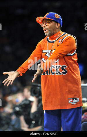 Celebrities courtside at the New York Knicks vs. Chicago Bulls game at