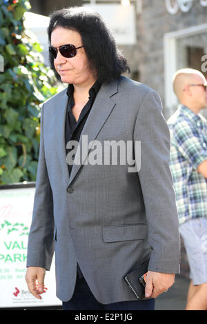 Gene Simmons exits The Ivy restaurant on Robertson Boulevard  Featuring: Gene Simmons Where: Los Angeles, California, United States When: 21 Jan 2013 Stock Photo