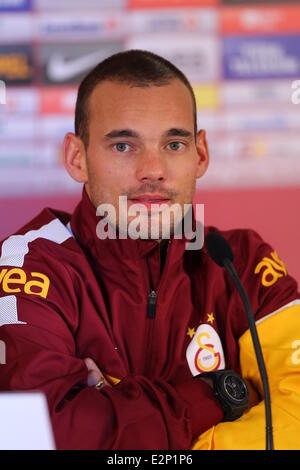 Dutch Footballler Wesley Sneijder attends a press conference after a health check in Istanbul. Sneijder has signed 3.5 years contract with Galatasaray Football club.  Featuring: Wesley Sneijder Where: Istanbul, Turkey When: 22 Jan 2013  **** Stock Photo