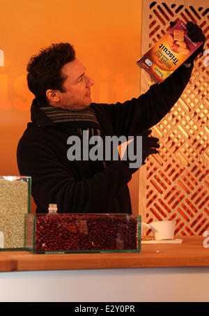 Rocco Dispirito attends the launch of Triscuit's new line of crackers 'Brown Rice Triscuit' in Times Square  Featuring: Rocco Di Stock Photo