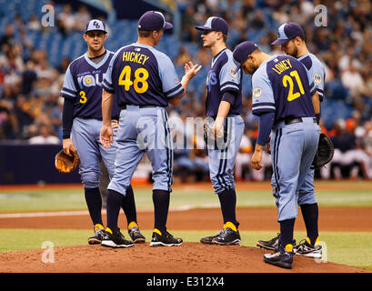 PHOTO: Rays to wear 'fauxback' uniforms in Chicago on Sunday