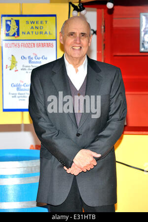 The UK premiere for the launch of Netflix Original Series, 'Arrested Development' Season Four, at the Vue Leicester Square - Arrivals.  Where: London, United Kingdom When: 09 May 2013 Stock Photo