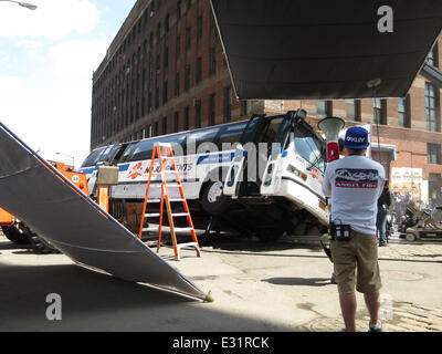 Andrew Garfield and Paul Giamatti filming an action scene on the