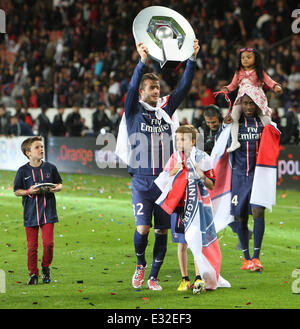 David Beckham plays his last match before retirement with Paris St. Germain (PSG) where the team beat Brest. Paris St Germain (Brest PSG) resulting in them winning the French league  Featuring: Cruz Beckham,David Beckham,Romeo Beckham Where: Paris, France Stock Photo