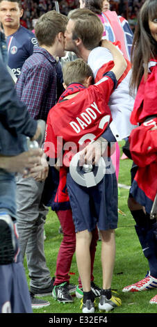 David Beckham plays his last match before retirement with Paris St. Germain (PSG) where the team beat Brest. Paris St Germain (Brest PSG) resulting in them winning the French league  Featuring: Brooklyn Beckham,David Beckham,Romeo Beckham Where: Paris, Fr Stock Photo