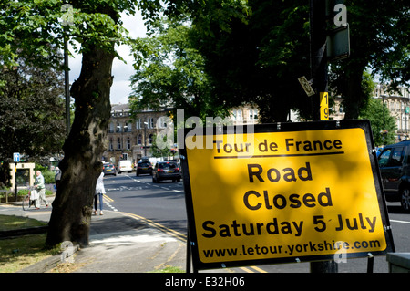 Road closure sign in Harrogate Stock Photo