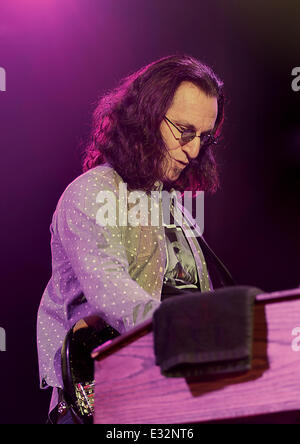 Rush Performing on the first night of Their 'Clockwork Angels' UK Tour at Manchester Arena  Featuring: Geddy Lee Where: Manchester, United Kingdom When: 22 May 2013 Stock Photo