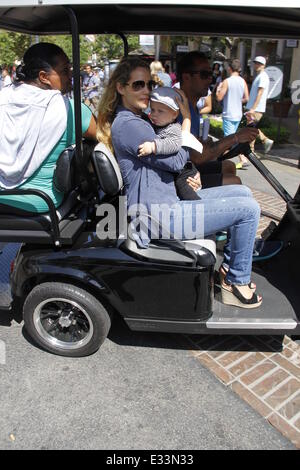 Elizabeth Berkley on the set of Extra! with her son Sky Lauren  Featuring: Elizabeth Berkley Where: Los Angeles, California, United States When: 07 Jun 2013 Stock Photo