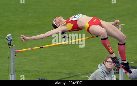 Braunschweig, Germany. 22nd June, 2014. Spain's Ruth Beitia during the high jump at the European Athletics Team Championships in the Eintracht Stadion in Braunschweig, Germany, 22 June 2014. Photo: Peter Steffen/dpa/Alamy Live News Stock Photo