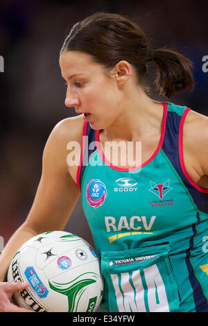Melbourne, Victoria, Australia. 22nd June, 2014. MADI ROBINSON of the Melbourne Vixens in action during the match between the Melbourne Vixens and QLD Firebirds during the 2014 ANZ Championship Netball Grand Final at Hisense Arena. Credit:  Tom Griffiths/ZUMA Wire/ZUMAPRESS.com/Alamy Live News Stock Photo