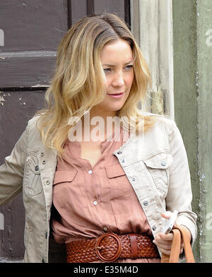 Kate Hudson and James Franco seen filming scenes for their new film