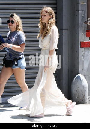 Actors Patrick Wilson and Brooklyn Decker filming on location of their new comedy/thriller movie 'Stretch'  in downtown Los Angeles  Featuring: Brooklyn Decker Where: Los Angeles, CA, United States When: 28 Jul 2013 Stock Photo