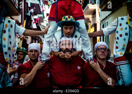 Sitges, Spain. June 22nd, 2014: A traditional dance group performs during the Corpus Christi procession through Sitges Credit:  matthi/Alamy Live News Stock Photo