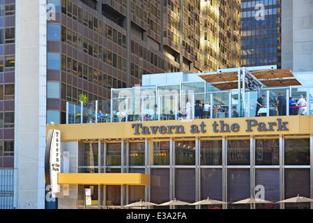 Tavern at the Park, Outdoor Dining, Steakhouse, Restaurant across from Millennium Park, Chicago, Illinois, USA Stock Photo